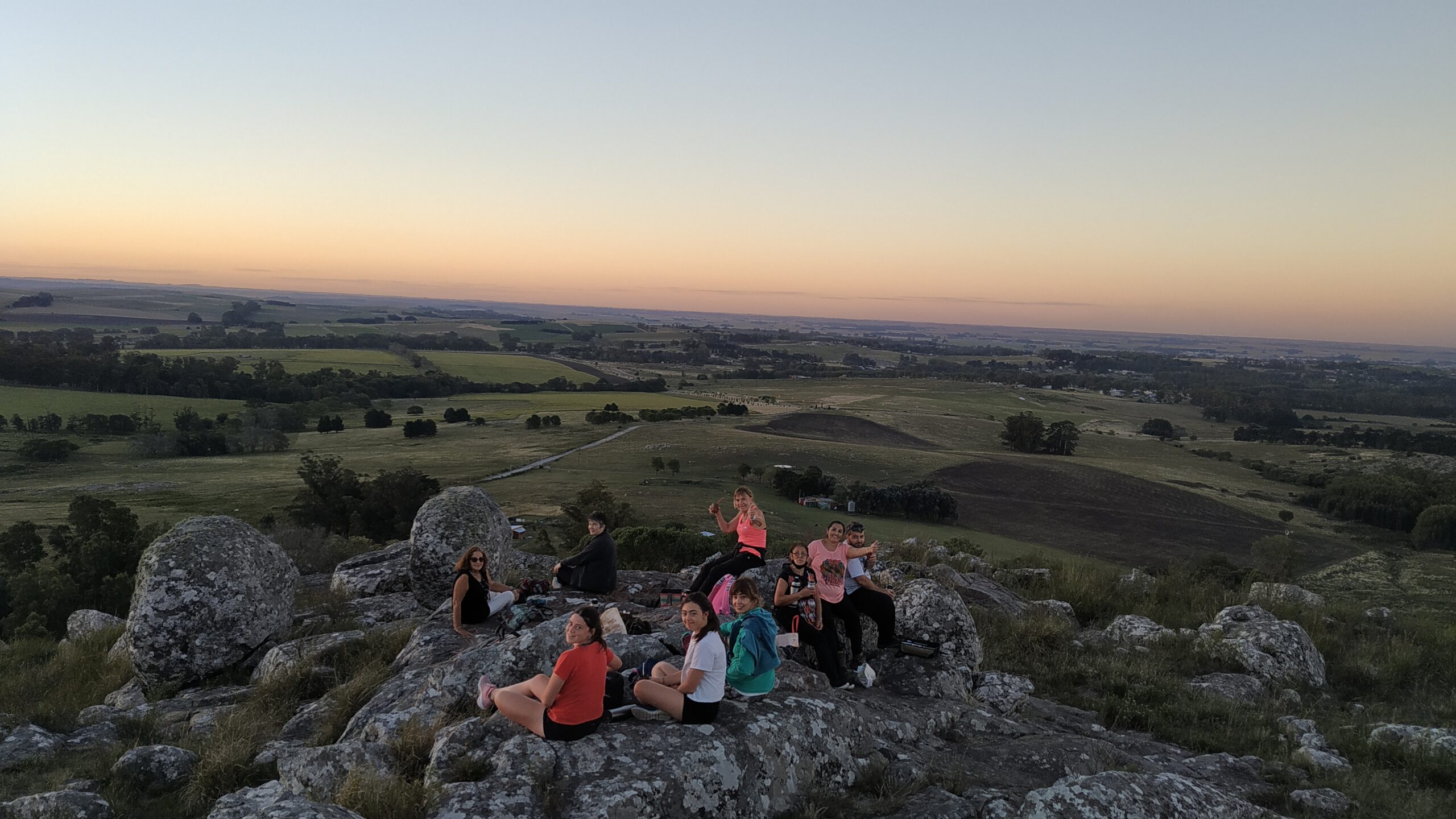 ATYPICOS TANDIL. TURISMO Y PASEOS